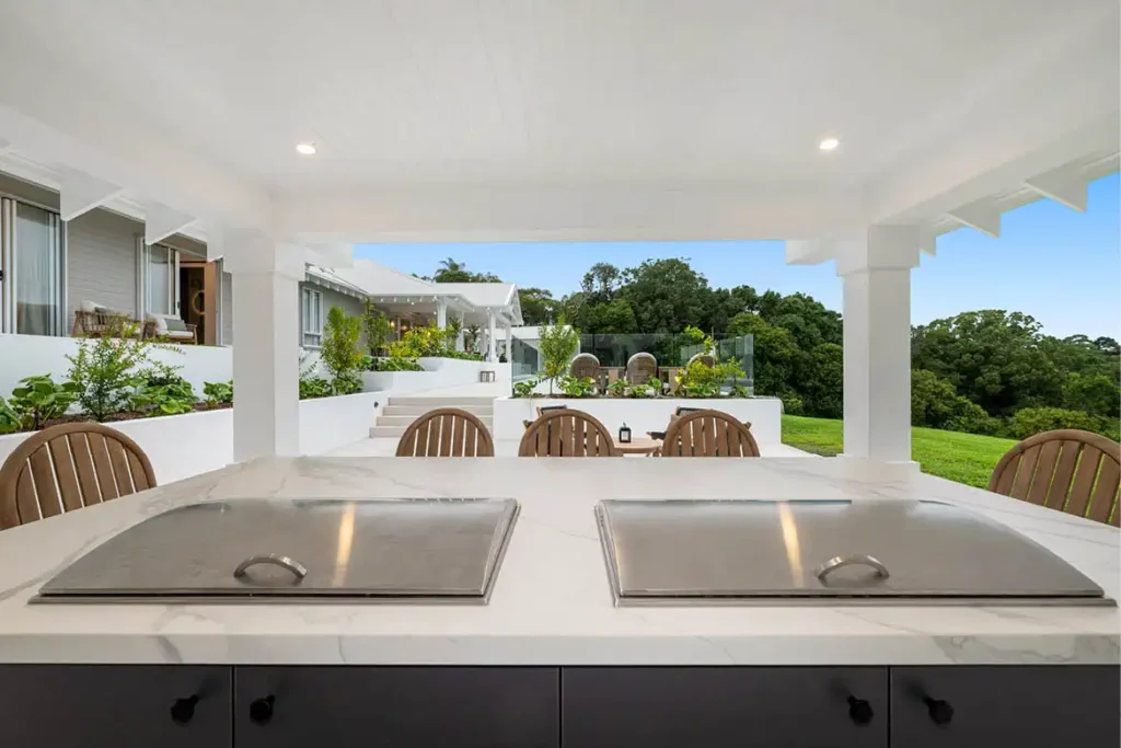 Mater 325 outdoor entertaining 2