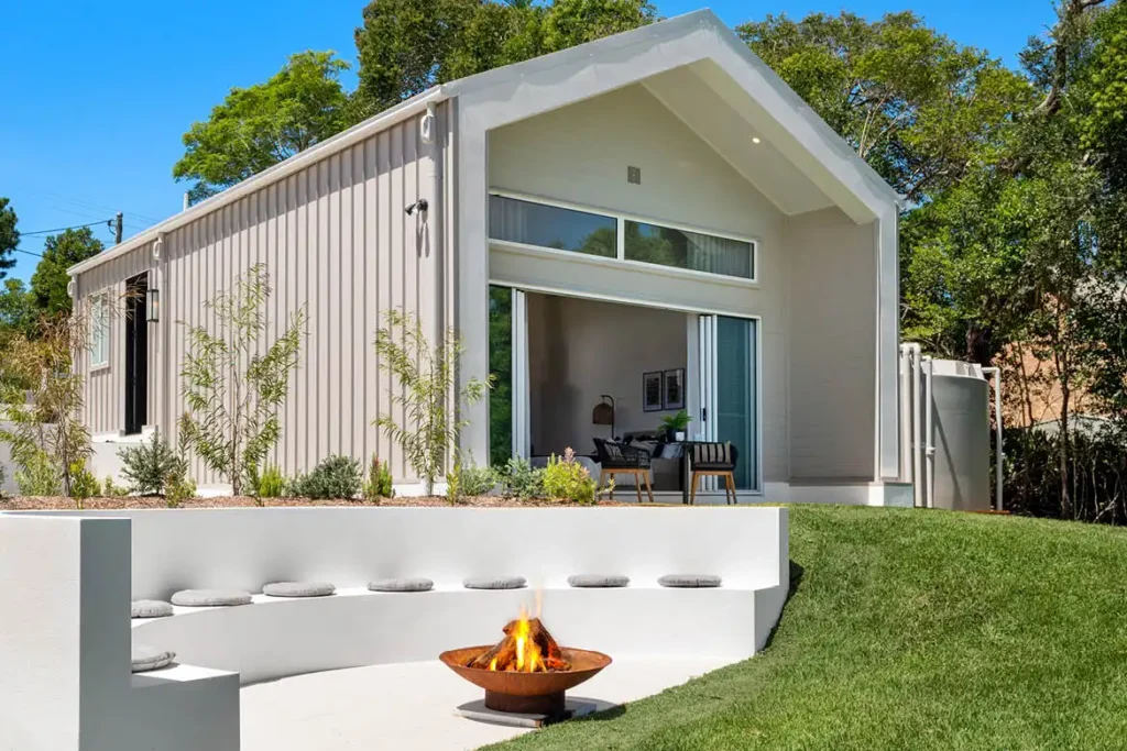 Mater 325 stand alone guest retreat