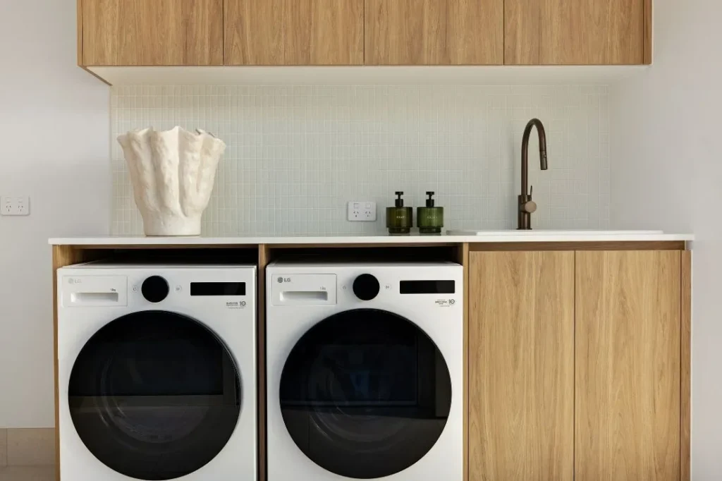 yourtown draw 557 laundry