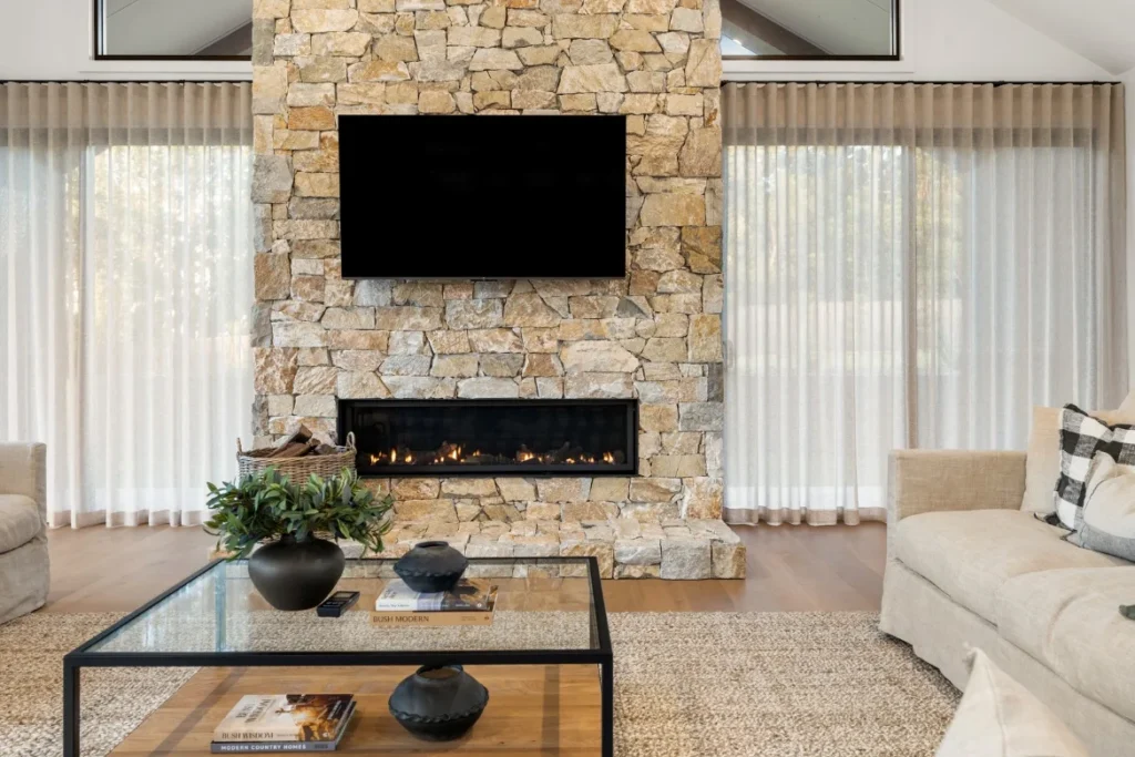 Endeavour 468 fireplace