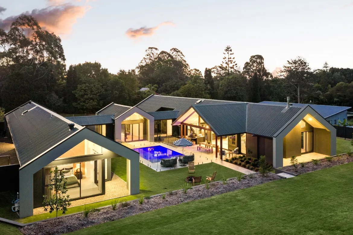 Endeavour 468 front_of_house_-_dusk
