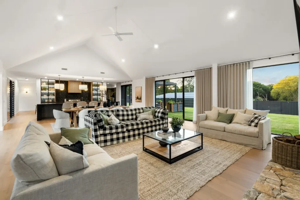 Endeavour 468 living_room_-_kitchen