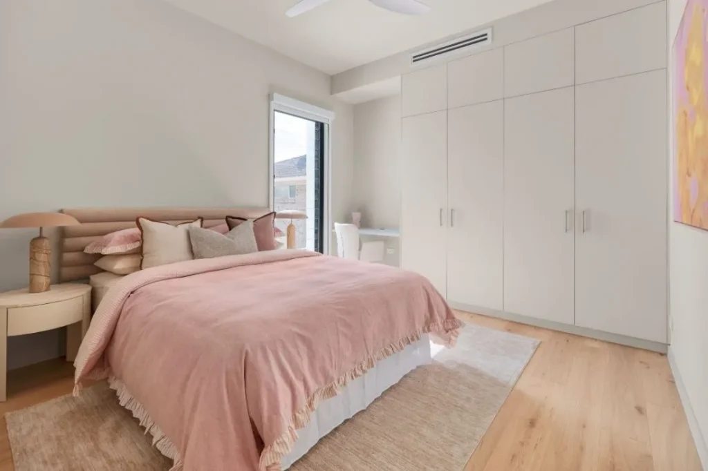 yourtown draw 558 bedroom 3