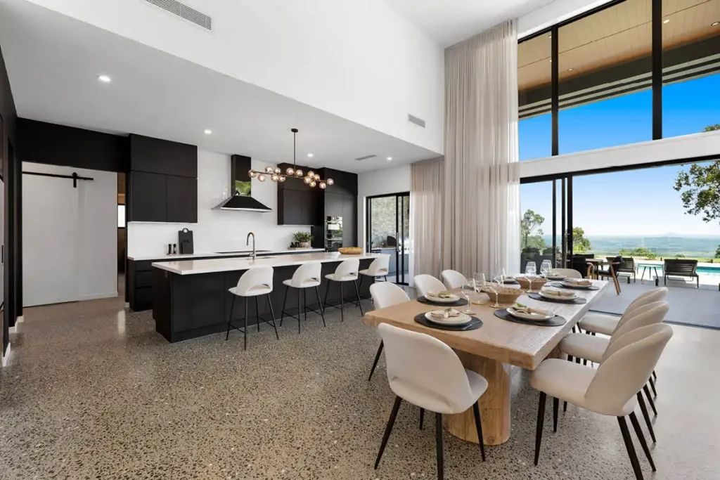 Mater 326 dining and kitchen