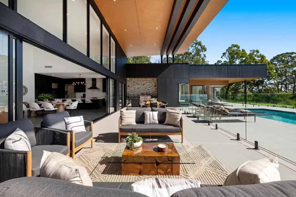 Mater 326 outdoor entertaining area