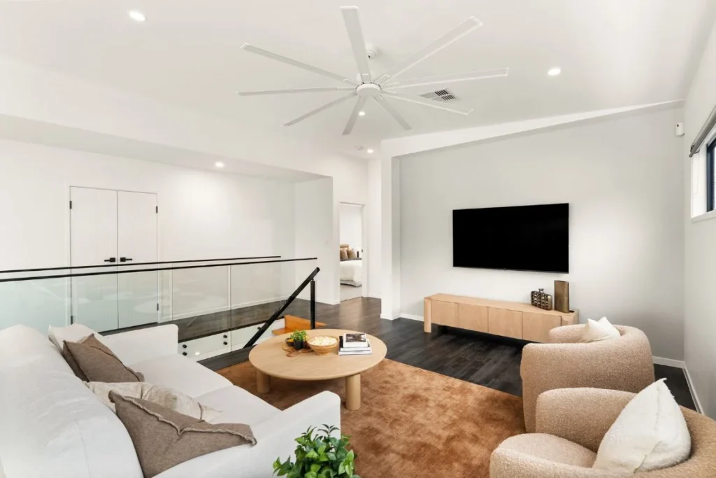 endeavour draw 469 upstairs living