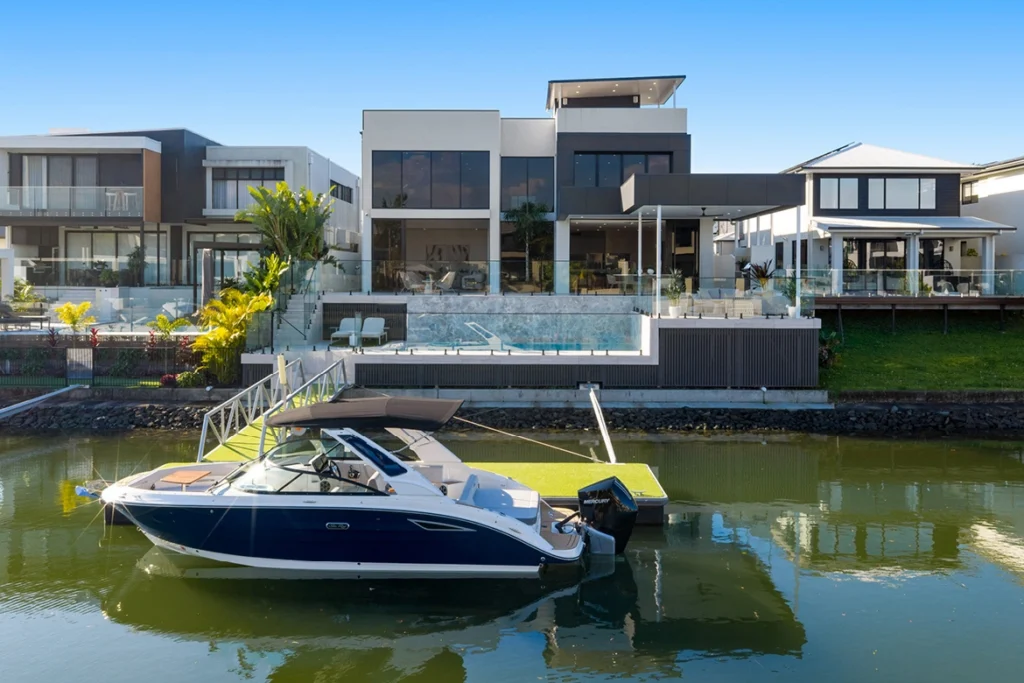 Mater draw 328 boat and pontoon