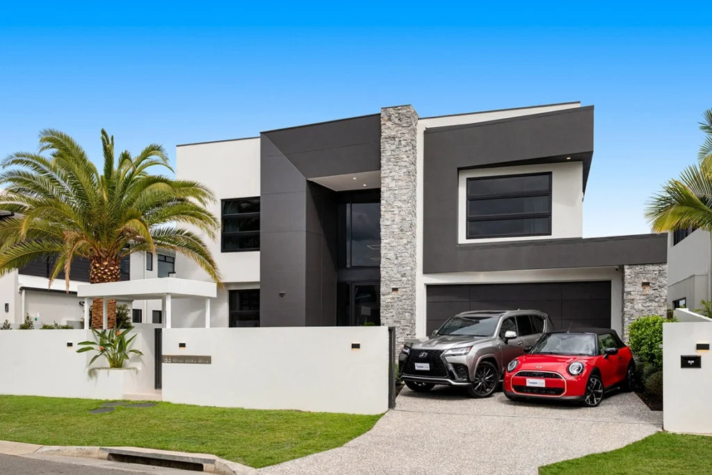 Mater Draw 328 Helensvale House and cars