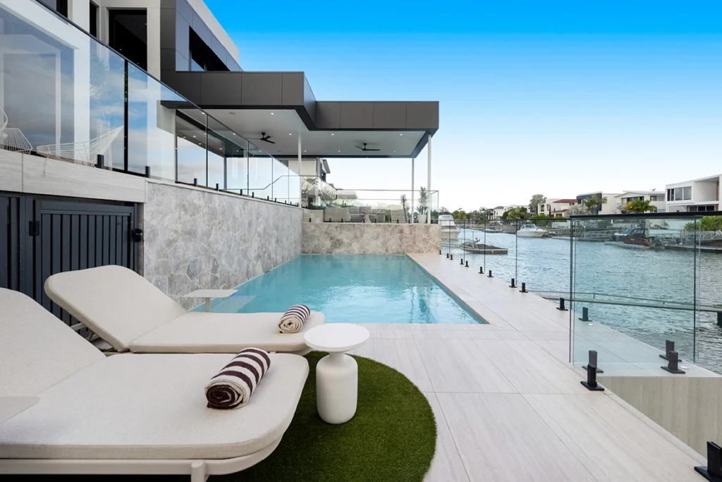 Mater Draw 328 Poolside with views